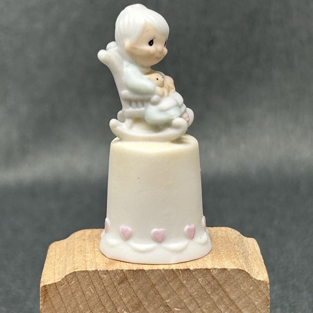 Precious Moments Purr-fect Grandma Thimble 13307 Vintage 1984 Enesco Figurine